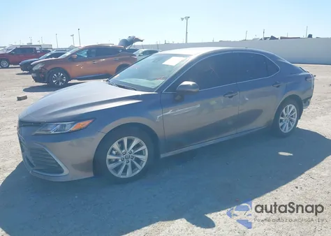 2024 Toyota Camry Le z USA, uszkodzony, nr VIN 4T1C11AK3RU250236